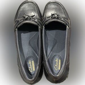 Clark’s size 9 Navy shoe